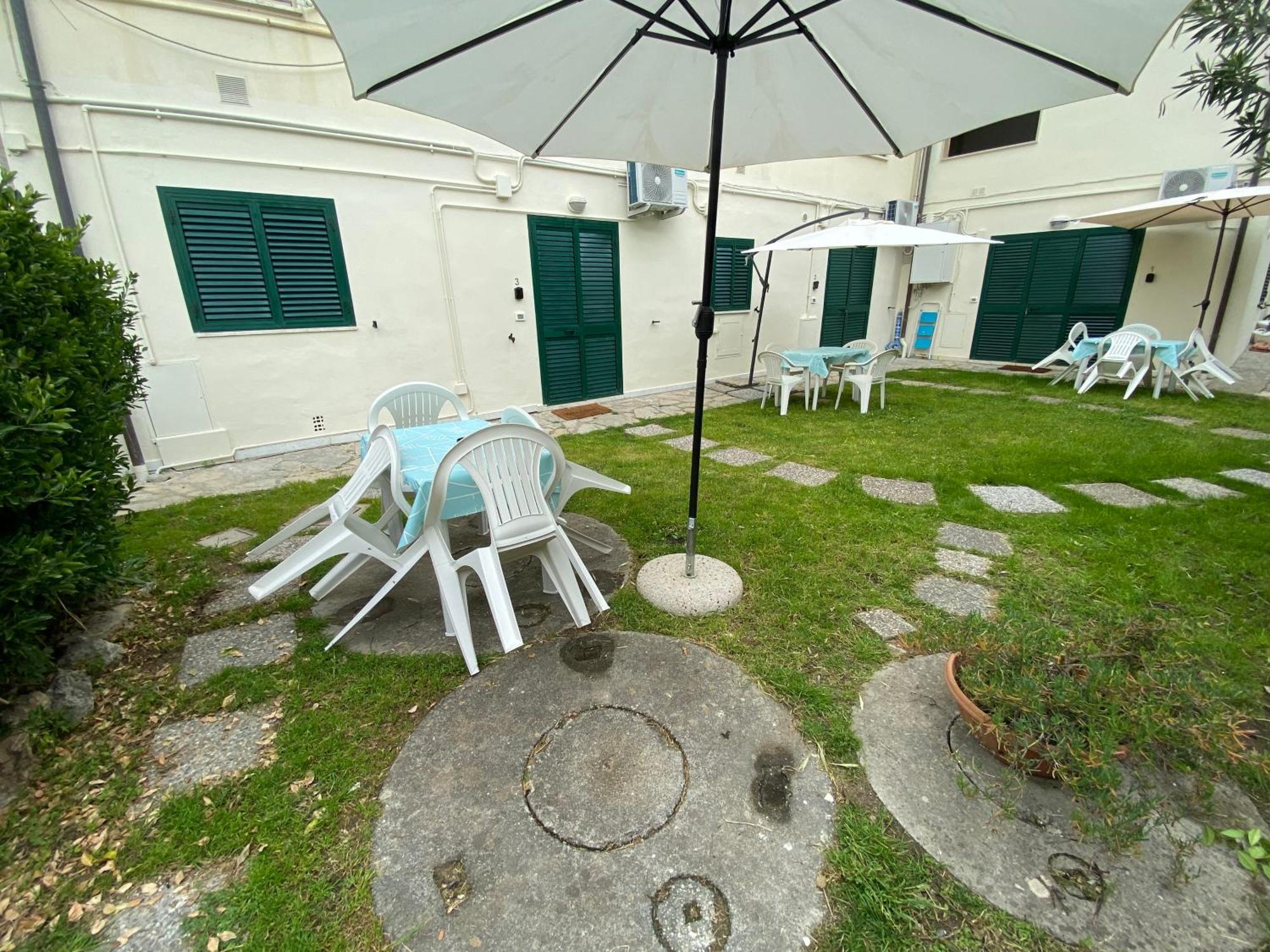 Le Tre Isolette A 200M Dal Mare Marina Di Pisa Exterior foto