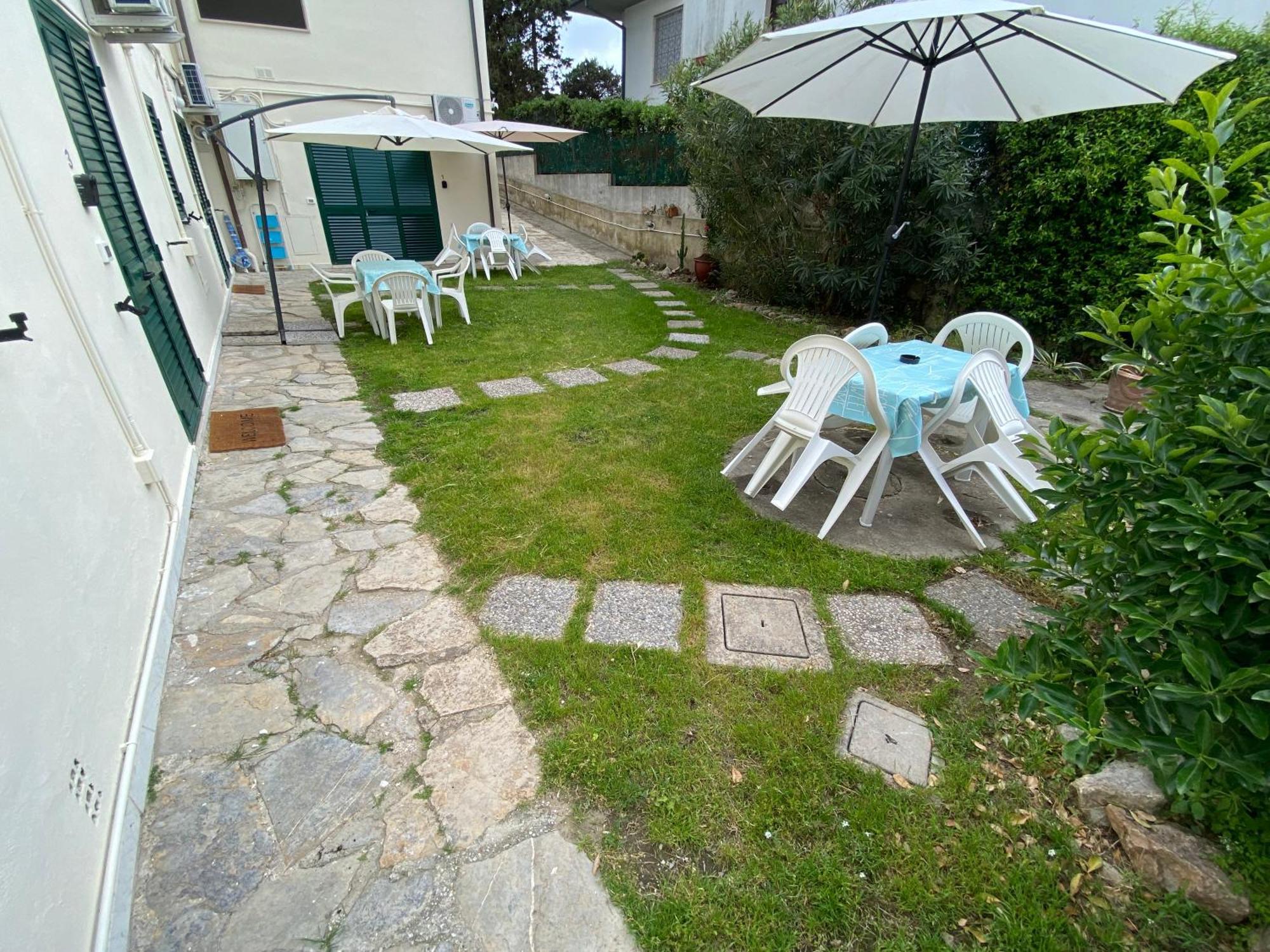 Le Tre Isolette A 200M Dal Mare Marina Di Pisa Exterior foto