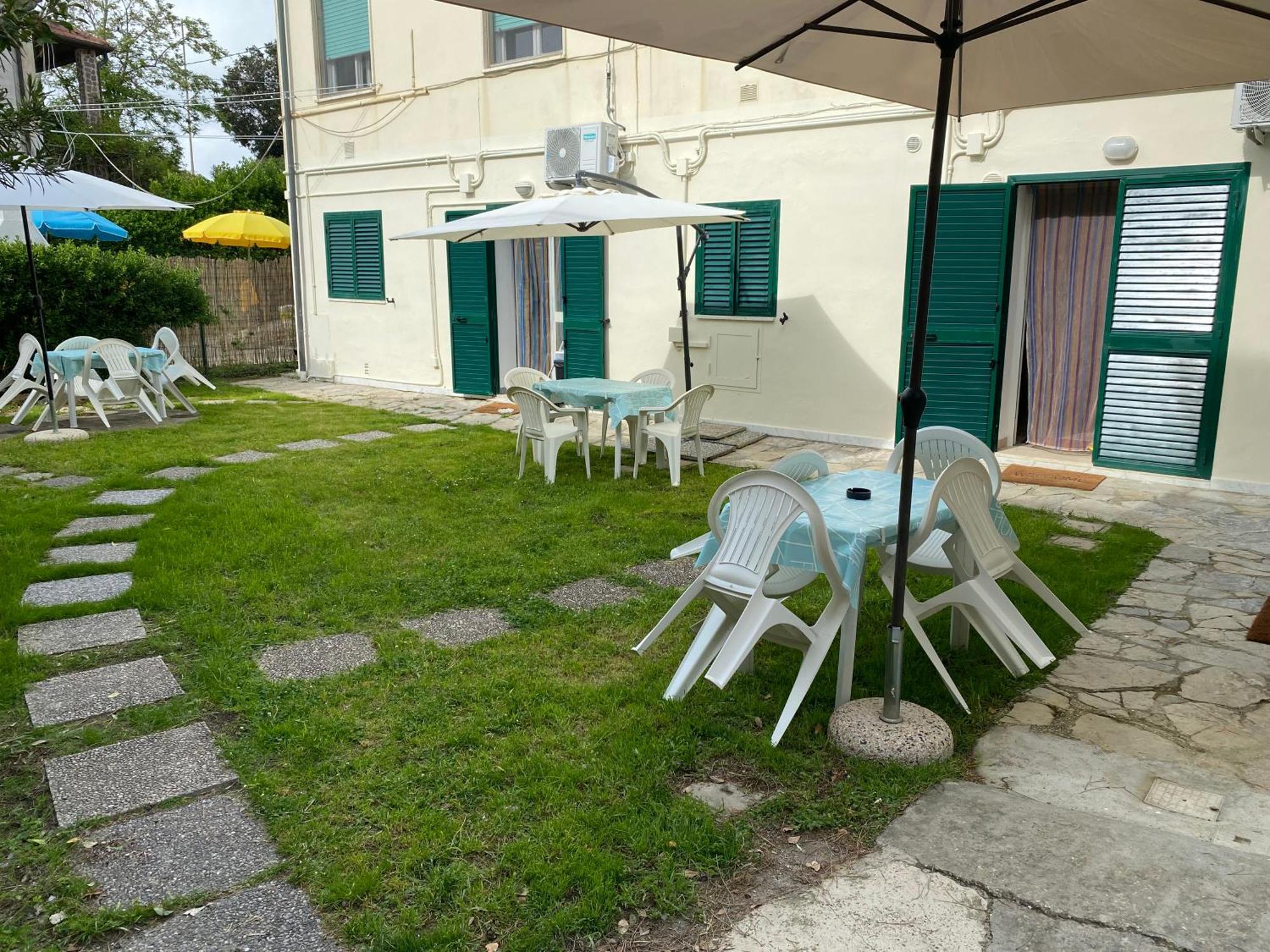 Le Tre Isolette A 200M Dal Mare Marina Di Pisa Exterior foto