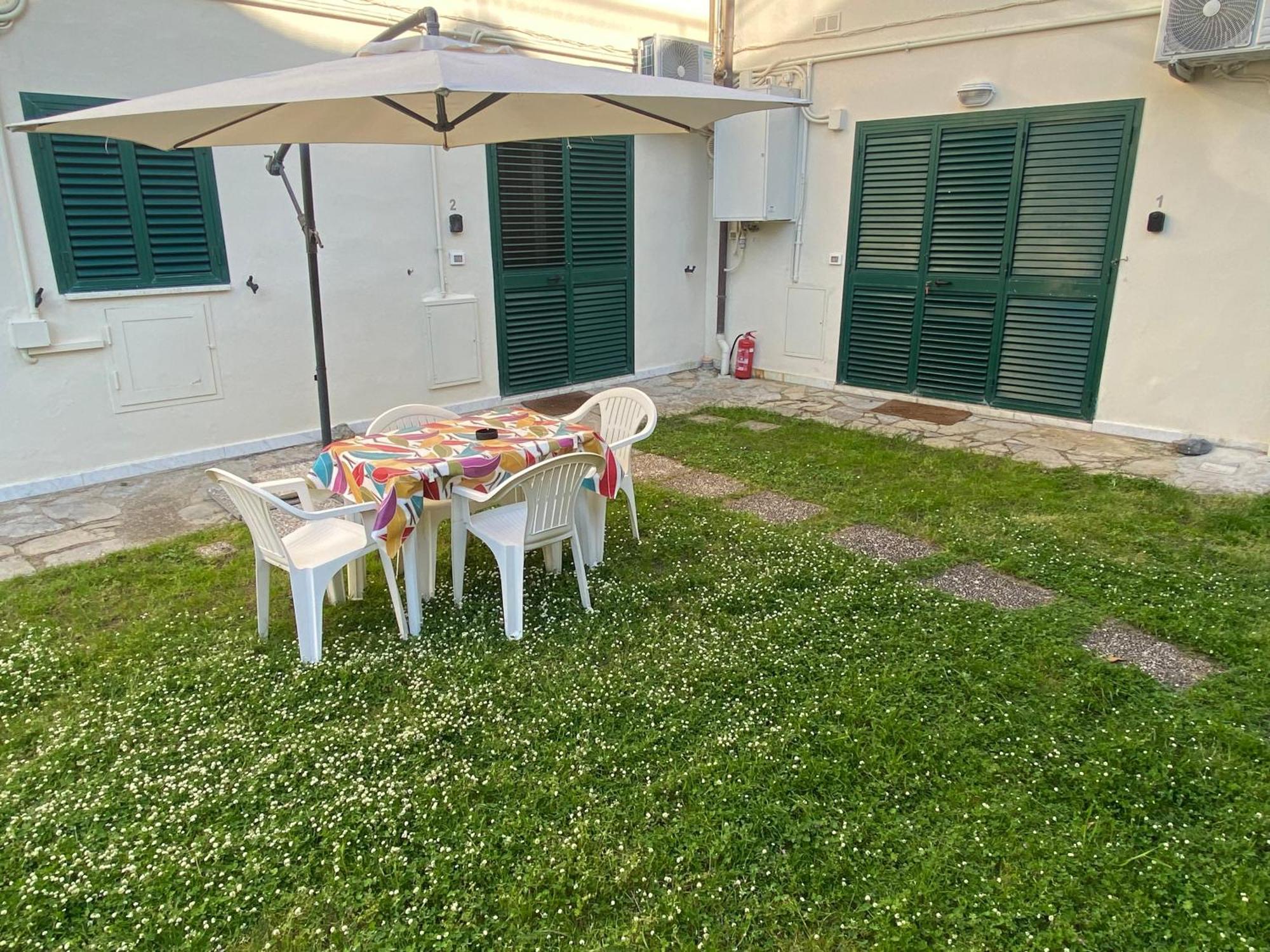 Le Tre Isolette A 200M Dal Mare Marina Di Pisa Exterior foto